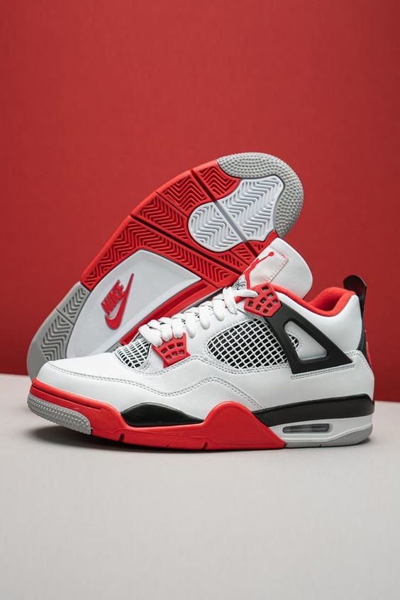 Air Jordan 4 Retro OG "Fire Red"
