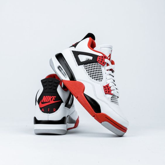 Air Jordan 4 Retro OG "Fire Red"