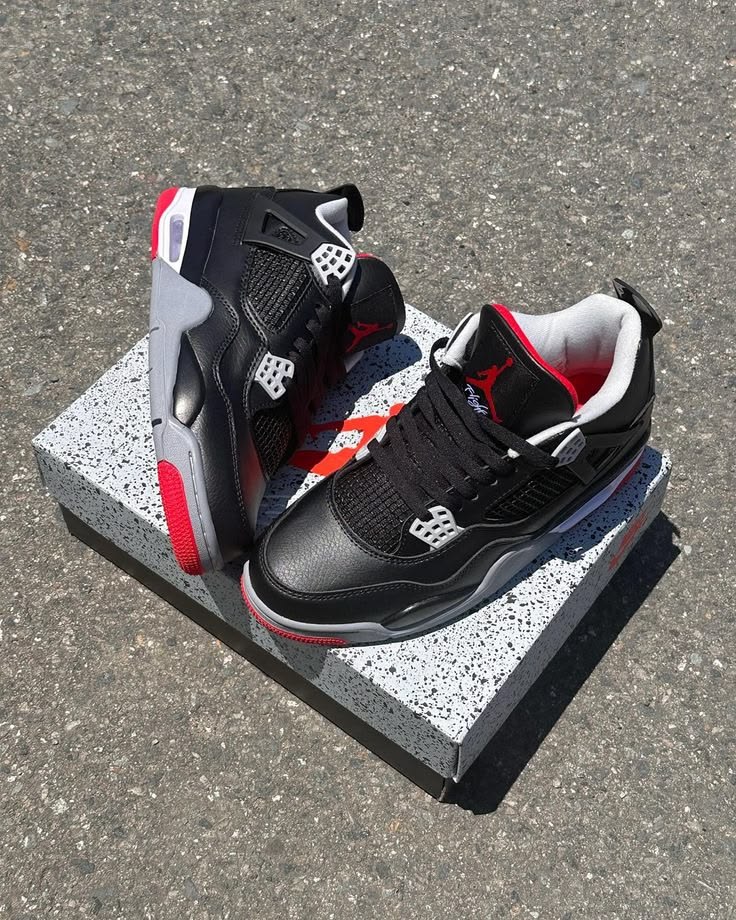 Air Jordan 4 Retro "Bred Reimagined"