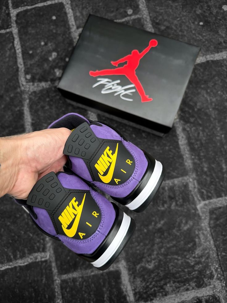 Air Jordan 4 Retro "Lakers"
