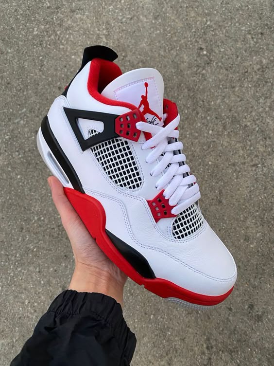 Air Jordan 4 Retro OG "Fire Red"