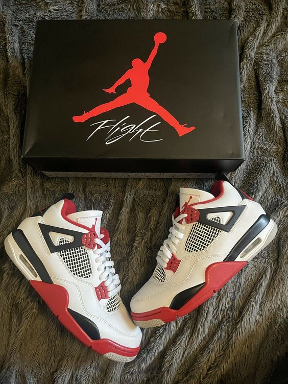 Air Jordan 4 Retro OG "Fire Red"