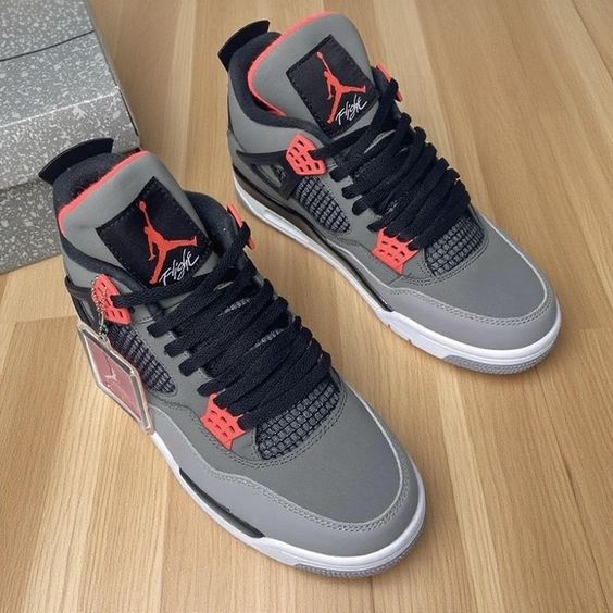Air Jordan 4 Retro "Infrared"