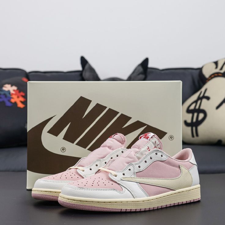 Travis Scott x Jordan 1 Low "Pink"